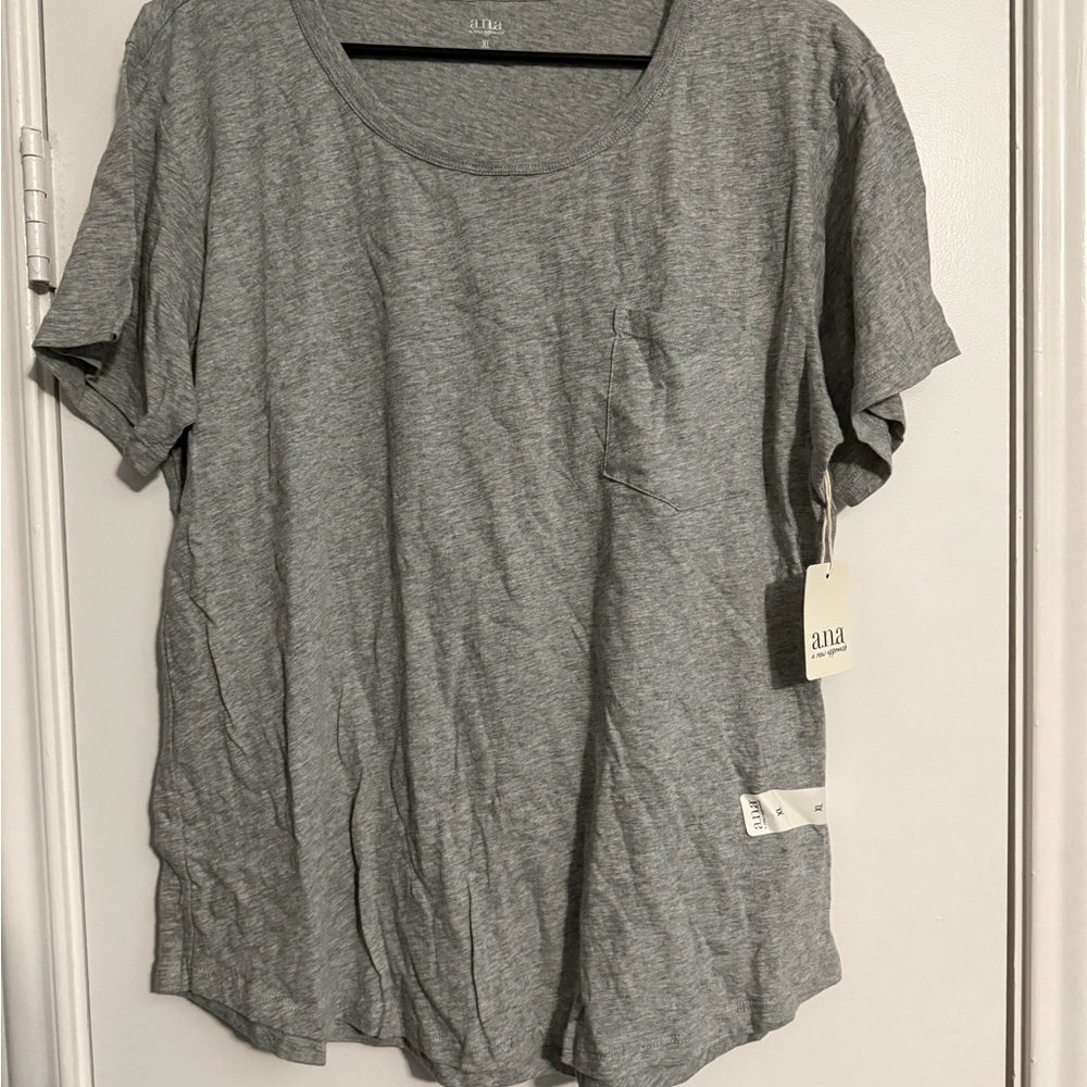 a.n.a Heather Gray Short Sleeve Tee